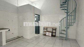 Phòng trọ trệt lửng mặt tiền hẻm đường Nguyễn Văn Linh chỉ 2,2 triệu