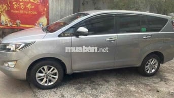 Toyota Innova Bạc Xe gia đình