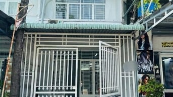 Bán nhà chia tài sản ngay chợ Bờ Ngựa giá chưa đến 2tỷ