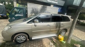 Toyota Innova J 2009 Vàng cát 7 chỗ