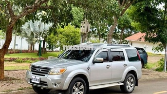 Ford Everest Limetit 2013 Bạc Tự động