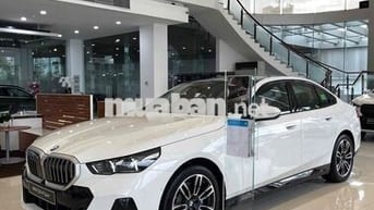 BMW 530i M Sport 2026 Mới Trắng
