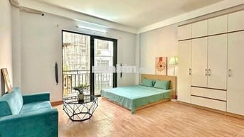 STUDIO BAN CÔNG ~30M2 - GẦN TÒA NHÀ VIETTEL - 10P QUA ĐẠI HỌC KINH TẾ