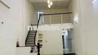 NHÀ GẦN CHỢ TRƯỜNG HỌC   2PN 2WC. ĐƯỜNG XE TẢI