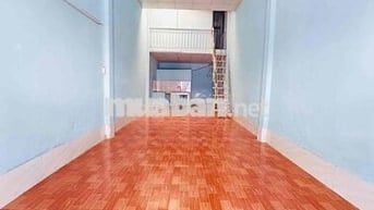 nhà cho thuê nguyên căn hợp đồng lâu dài có gác lửng giá 6tr /th