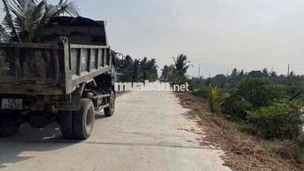 Bán 1000m2 đất vườn có 200m2 thổ chỉ 920tr Bến Lức