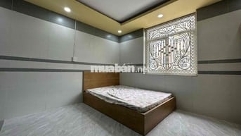 PHÒNG STUDIO FULL NỘI THẤT CỬA SỔ TRỜI