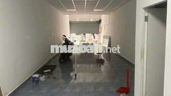 Cho thuê nhà mặt tiền dt 4,5x18  gác suốt