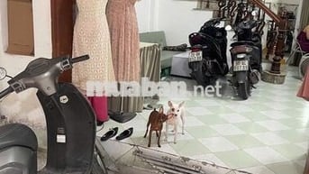 Cho thuê cả tầng 1 gồm 1 phòng ngoài kinh doanh được