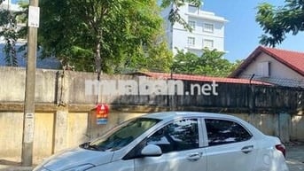 Hyundai i10 2020 Trắng 5 chỗ