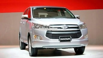 Toyota Innova Bạc Xe gia đình