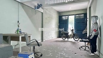 NC Mặt Tiền Lý Thường Kiệt ( 1 trệt 2 lầu ) vỉa hè , kd cải tạo tự  do