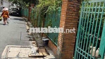 Cho thuê nhà SÂN VƯỜN giá 12tr ( mặt tiền hẻm xe hơi)