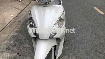 Honda Vision 2013 Trắng biển thành phố