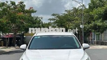 Hyundai Santa Fe 2.2D Trắng