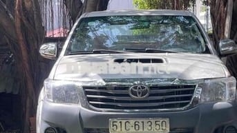 Toyota Hilux Bạc Số sàn 5 chỗ