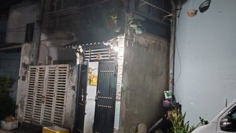 Nhà ngõ hẻm 1 trệt 1 gác suốt, hẻm 4m đường số 11 giá 2.5 Tỷ.