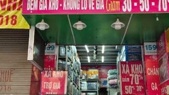 159 hồ tùng mậu .dt. 30.m2 cấp 4 . 2 măt đường ,gần ga tau , ngã tư .