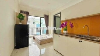 CHDV full nội thất ban công, cửa sổ cực thoáng ngay Phạm Văn Hai