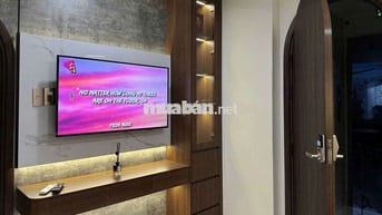 Cần bán tòa nhà căn hộ dv đang có dòng tiền 100t/tháng