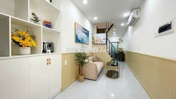 Nhà thuê 3m x 10m, 2 lầu hẻm Nguyễn Thượng Hiền, Phường Xuân Hòa