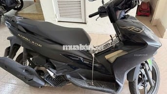 Honda Air Blade 2023 125cc Đen vàng