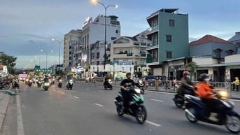 Cho Thuê GÓC 8x16 2MT Dương Quảng Hàm, Phường 06, Quận Gò Vấp,
