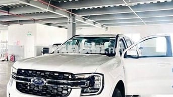 Ford Everest Ambi 2025 Trắng 8.000km