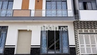 Nhà trệt lầu 3PN có nội thất hẻm đường Trần Quang Diệu chỉ 8 triệu