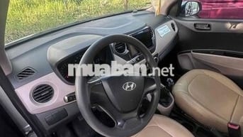 Hyundai Grand i10 Bạc 5 chỗ