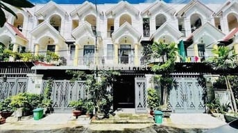 NHÀ PHỐ GẦN CHỢ CẦU ĐỒNG. TRỆT 2 LẦU 3PN 4WC ( XE HƠI ĐỖ CỬA )