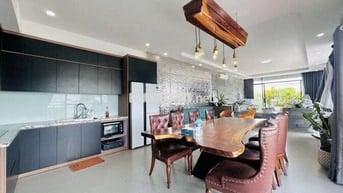 Phòng 3 ngủ ở ngay mặt đường Đình Thôn