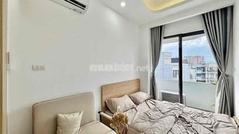 Phòng mới xây bancol full nội thất ngay công viên Làng Hoa