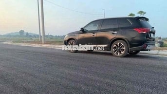 Mitsubishi Outlander 2021 SUV Đen