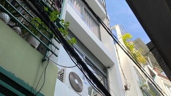 Cho thuê nhà hẻm 60 Lê Thị Riêng, Quận 1: 3.2m x 11m, 3 lầu, 5PN, 3WC