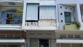 Bán nhà 1 trệt 1 lững 2 lầu ngay công viên (Bình Khánh