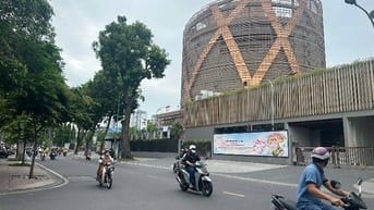 NHÀ MỚI ĐẸP FULL NỘI THẤT CAO CẤP. HẺM XE HƠI KHU LỮ GIA 