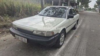 Toyota Camry 1987 Trắng