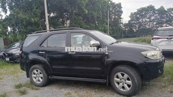 Toyota Fortuner 2011 2.7V 4x4 Đen