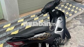 Honda Wave Đen đang chạy bình thường