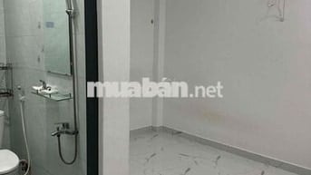 cho nữ thuê phòng có toilet trong phòng