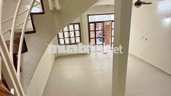 NHÀ CÓ SÂN, THIẾT KẾ ĐẸP, HẺM XE HƠI TẠI 27 NGUYỄN BỈNH KHIÊM QUẬN 1