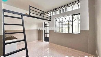Khai trương phòng gác cửa sổ ban công tại Bàu Cát, Tân Bình