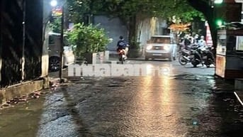 NHÀ MẶT NGÕ Ô TÔ TRÁNH  ,THÔNG 