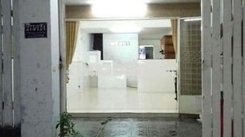 Nhà nguyên căn, HXH Q. Trung, P.10. 1 trệt 1 lửng 3 phòng ngủ. 3 toi