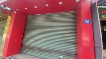 Nhà 2 mat tien, truoc cong vien sau hem 4m 