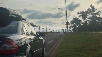 Mercedes-Benz E-Class Kompressor Đen 5 chỗ