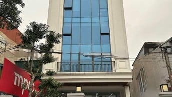 Bán tòa building 9 tầng mặt phố Nguyễn Hoàng Tôn doanh thu 2,4 tỷ/năm 