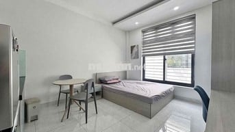 CHO THUÊ CĂN HỘ CỬA SỔ NGAY QUẬN 10 - GẦN CẦU VƯỢT 3/2
