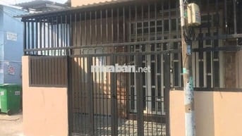 đang cần bán gấp nhà hẻm 160 đường Nguyễn Văn Quỳ phường Phú Thuận